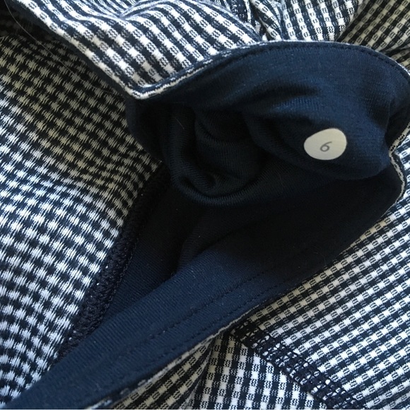 Lululemon Wunder Under cropped blue/white checked. Size 6 - Picture 4 of 6